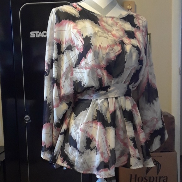 Tramp Tops - *3 FOR $15* Feather Print Top